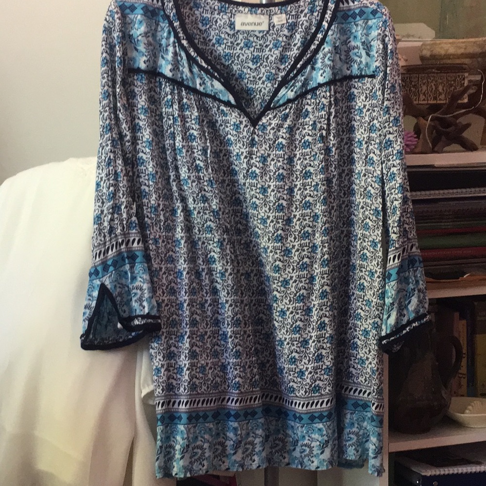 “Avenue” Top